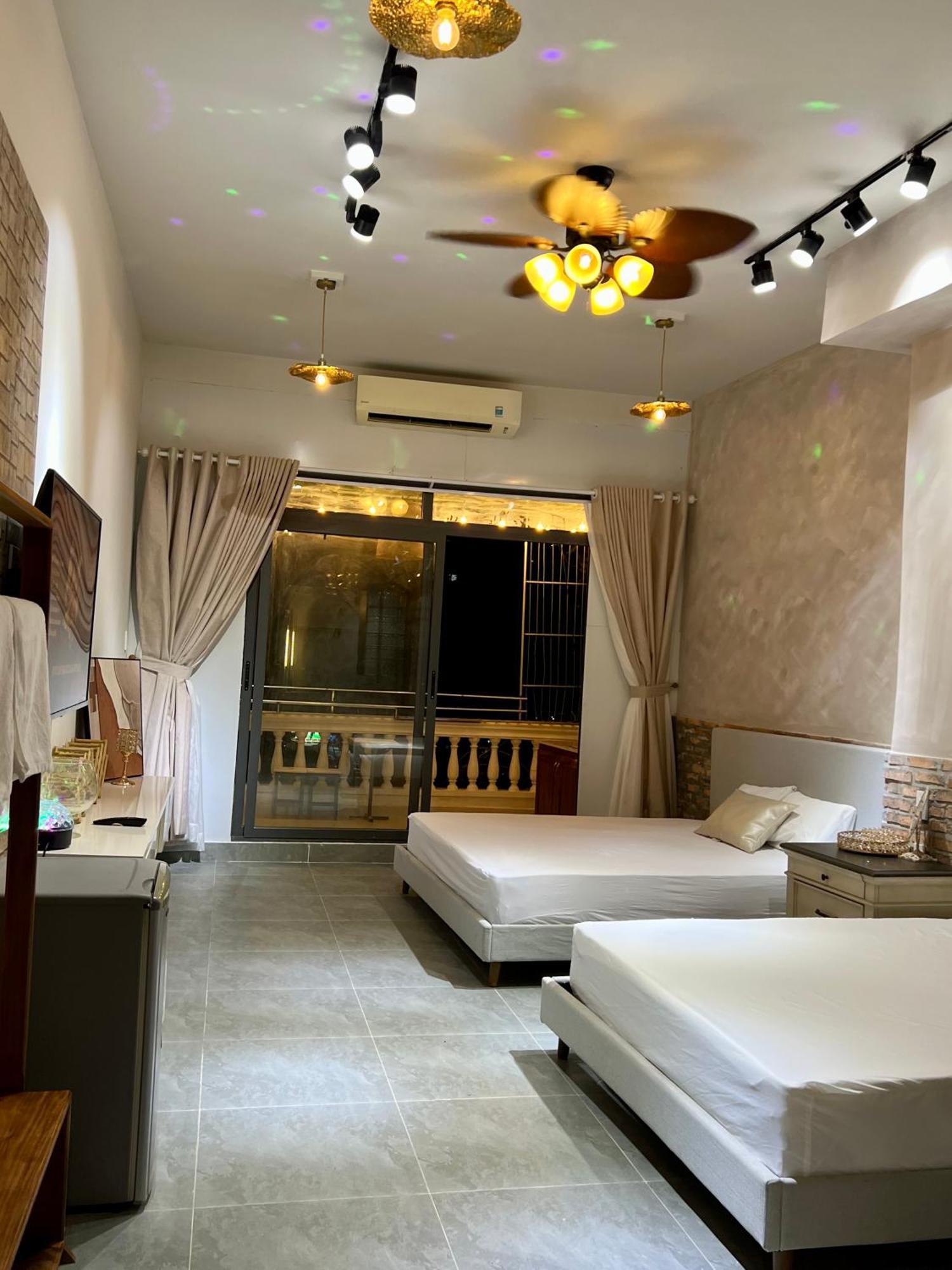 Hospedagem domiciliar Vintage In Heart D1 With Large Balcony - View, Near Buivien Street